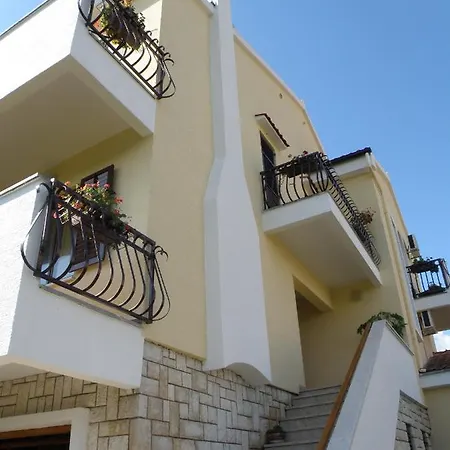 For Families With Children Pasman - 14788 Апартаменты *